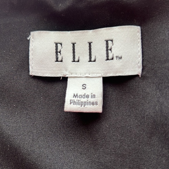 Elle Black Lace Front Buttonless Vest - Picture 7 of 10